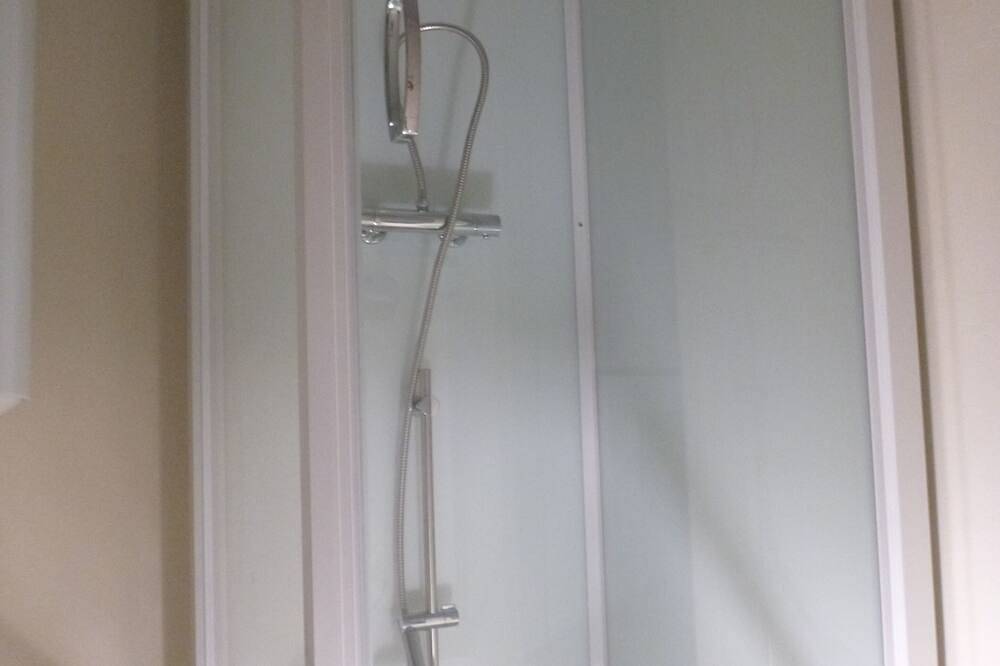 Appartement entier, Studio 27m² pour 2 avec Wifi+jardin+barbecue+abri permettant de ranger des vélos in Dieppe, Région de Dieppe