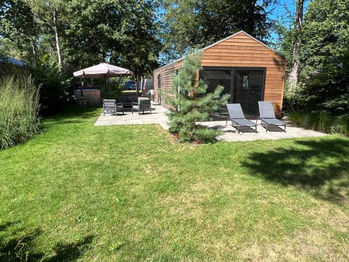 Chalet voor 2 personen, with zwembad and sauna as well as tuin and uitzicht, met huisdier in Arnhem