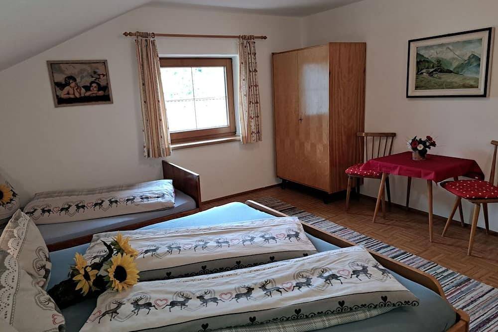 Schönes  Ferienhaus für 7 Leute mit  W-Lan, Tv, Balkon und Parkplatz in Ramsberg, Zillertaler Alpen