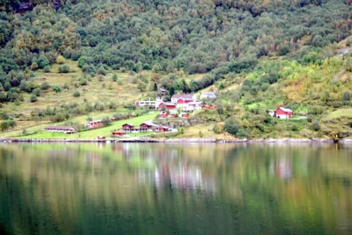 Ferienhaus für 2 Personen, mit Terrasse und Seeblick sowie Ausblick in Geirangerfjord - 2