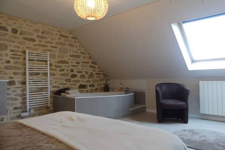 Gîte pour 5 personnes, avec jacuzzi et jardin, animaux acceptés