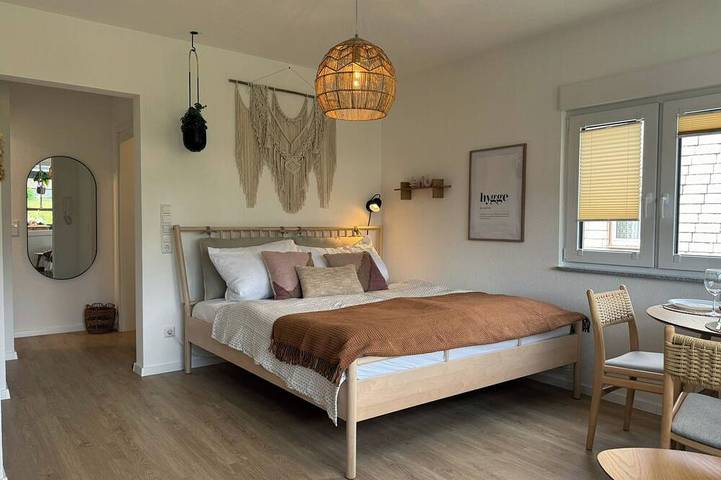 Ganze Wohnung, Schwarzwaldloge Dobel – stilvolle Ferienwohnung mit Balkon & Naturblick in Dobel, Nordschwarzwald