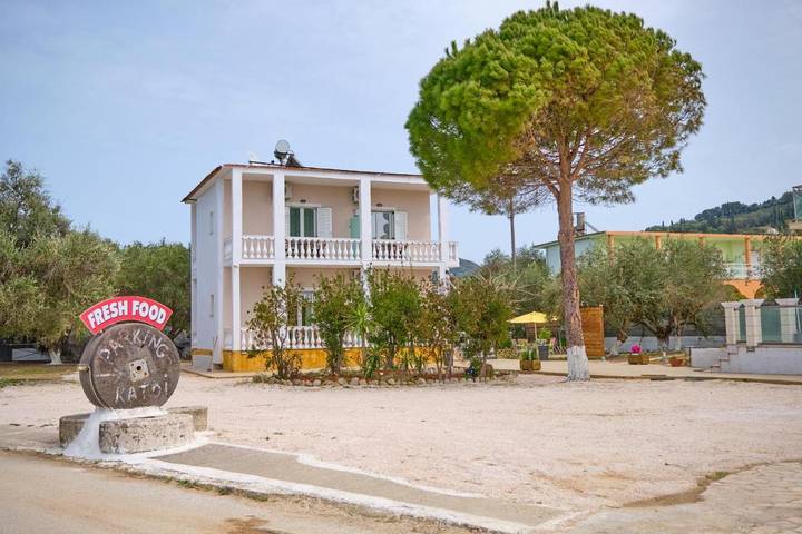 Διαμονή για διακοπές για 2 άτομα, με Μπαλκόνι και Ταράτσα καθώς και Κήπο και Θέα στον Άγιο Γεώργιο
