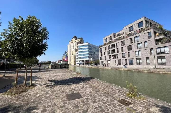 Apartamento entero, Studio number 10 in Pantin in Pantin, Sena-Saint Denis