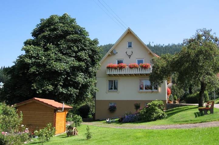 Hütte für 4 Personen, mit Garten und Balkon in Baiersbronn