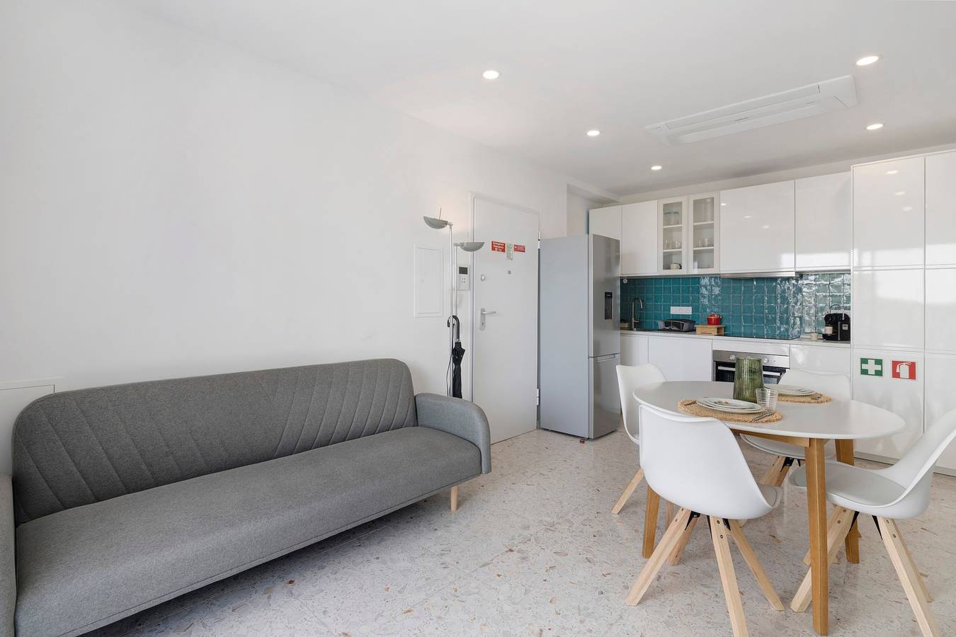 Apartamento inteiro, Apartamento 'Casa Verde Rio' com Varanda, Wi-Fi e Ar Condicionado in Vila Real de Santo António, Distrito de Faro