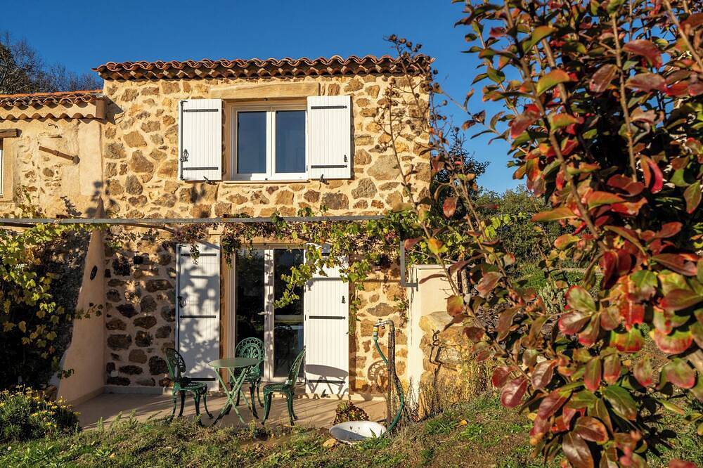 Cosy All New cottage with swimming pool- in Tanneron, Region de Draguignan