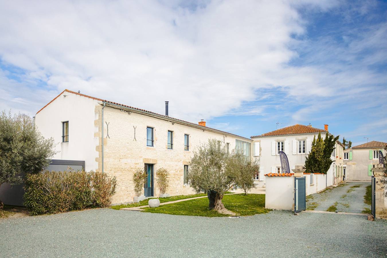 Chambre Ava Rose – Douceur, Élégance et Bien-être in Aigrefeuille-d'Aunis, Région de Rochefort