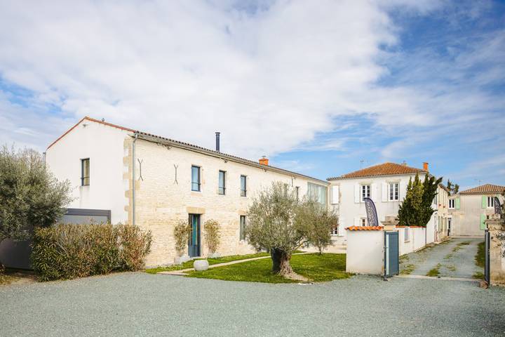 Ava Rose Room – Softness, Elegance & Well-being in Aigrefeuille-d'Aunis, Rochefort region