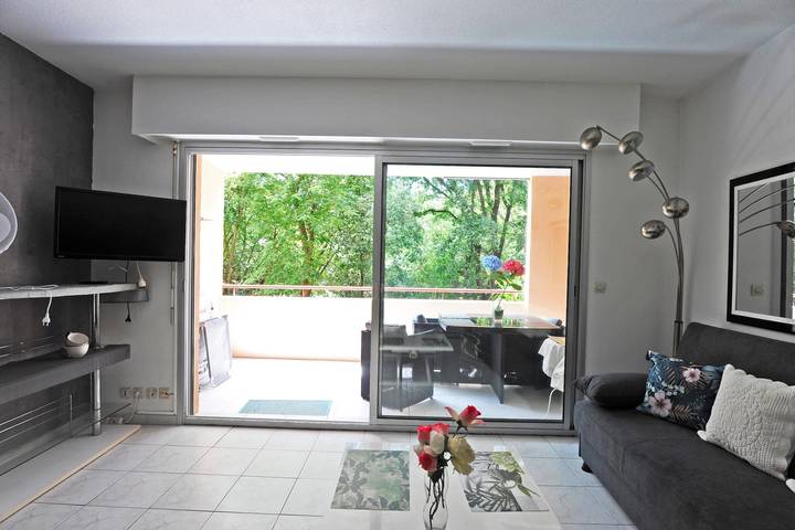 Gîte pour 4 personnes, avec piscine et terrasse dans Parc de Vaugrenier