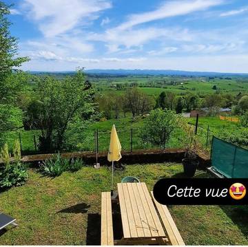Gîte pour 8 personnes, avec jardin et vue, animaux acceptés à Picherande