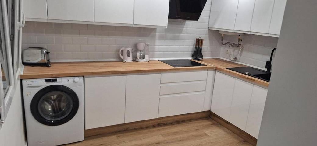 Apartamento para 5 personas, con balcón y vistas en La Línea de la Concepción