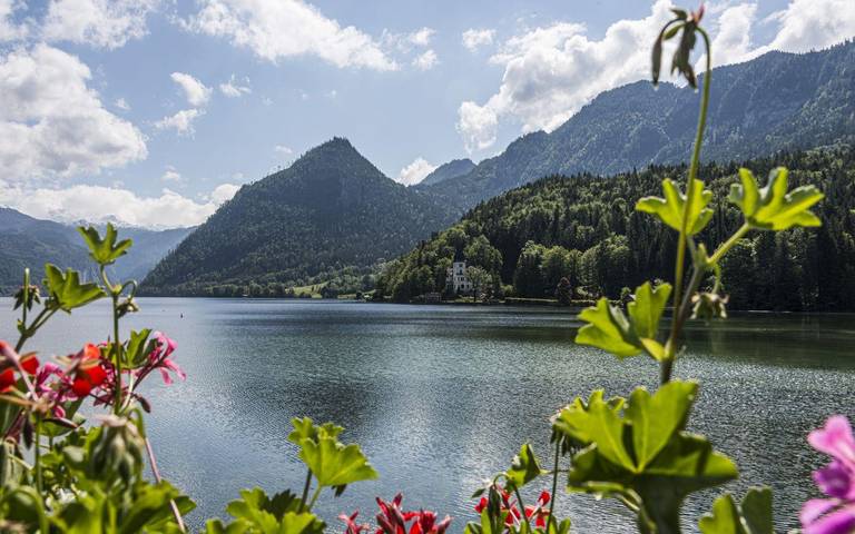 Ferienhaus für 6 Personen, mit Garten und Seeblick sowie Balkon und Sauna, kinderfreundlich in Ausseerland - 2