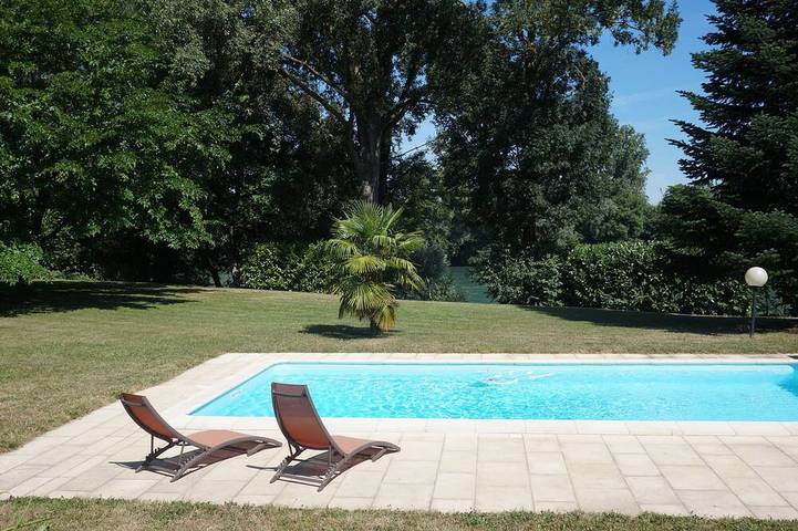 Maison de vacances pour 12 personnes, avec Terrasse et Jardin à Chavanoz