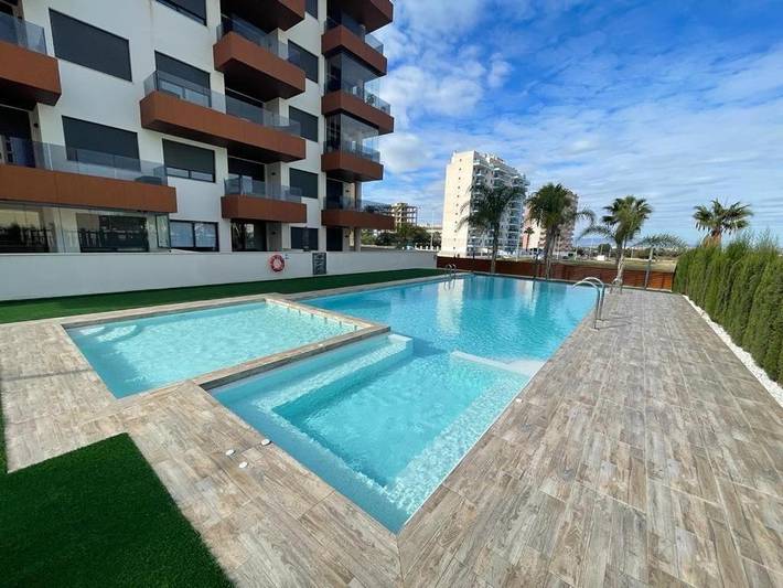 Appartement de vacances pour 6 personnes, avec vue ainsi que piscine et balcon