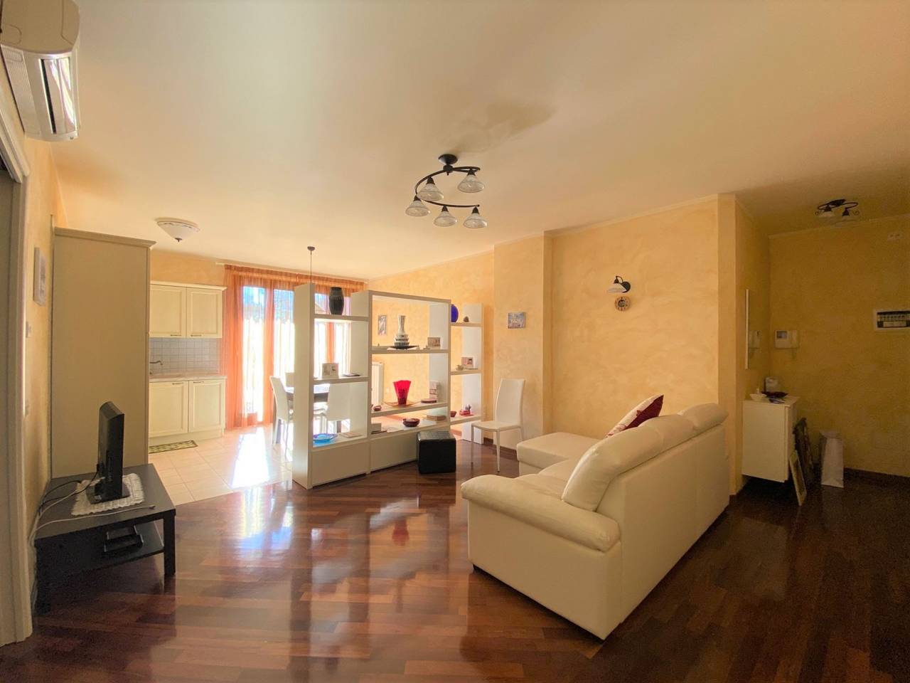 Ganze Ferienwohnung, Castellani Piazza Brancondi - 96 - Trilocale 2°P - Piazza Brancondi in Porto Recanati, Adriaküste Marken