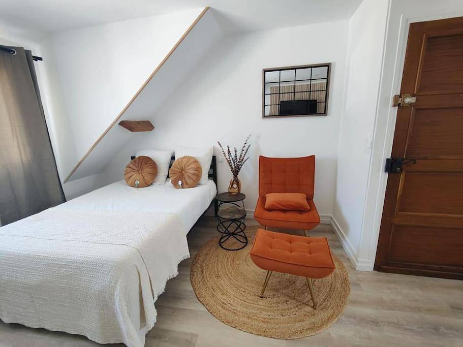 Appartement entier, One-Bedroom Apartment in Châteaudun, Région de Châteaudun