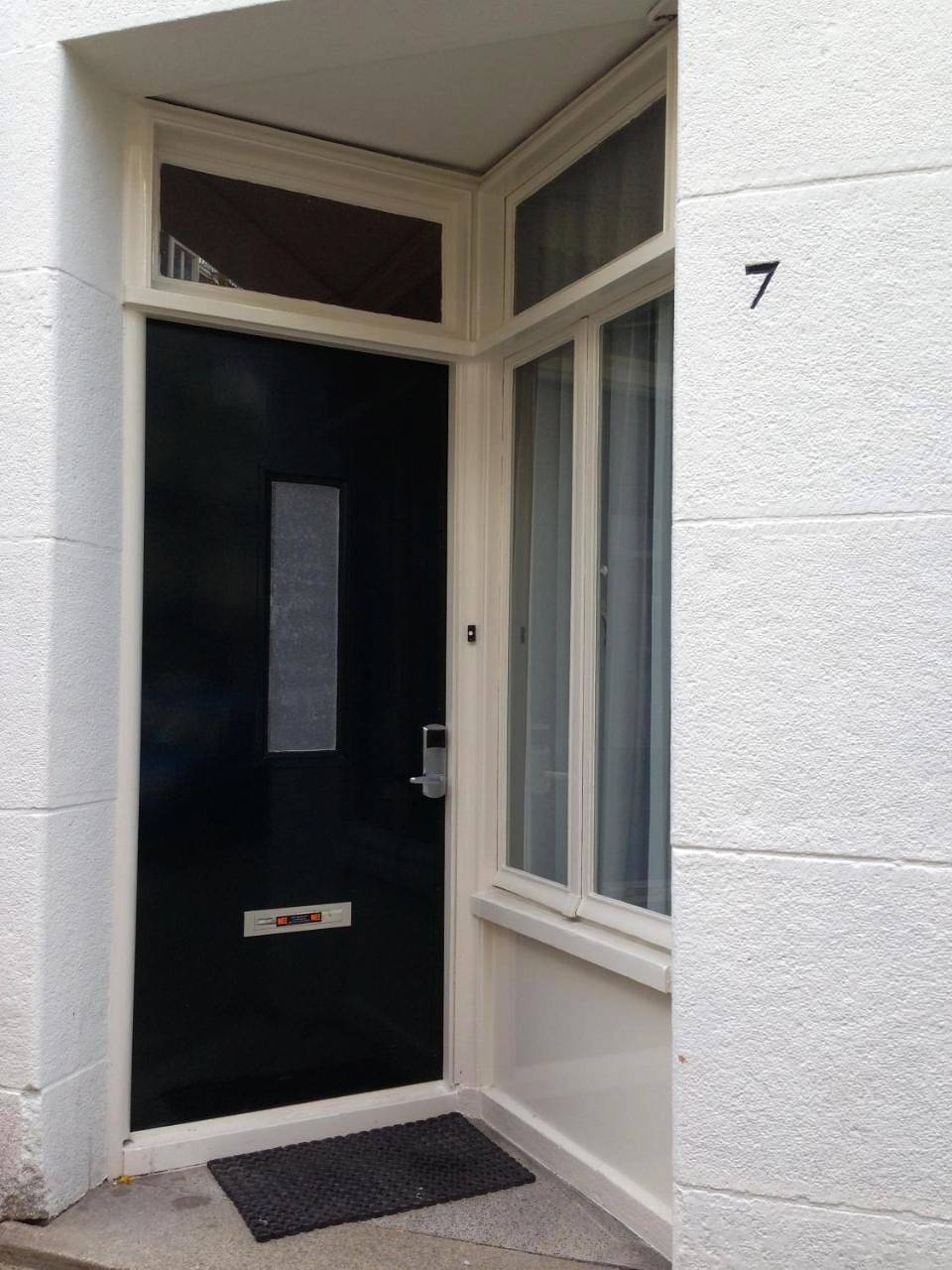 B&B House No 7 in Amsterdam Oud-West, Nederlandse kust