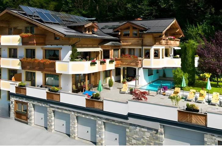 Holiday apartment for 10 people, with pool and view as well as garden, child-friendly - 1