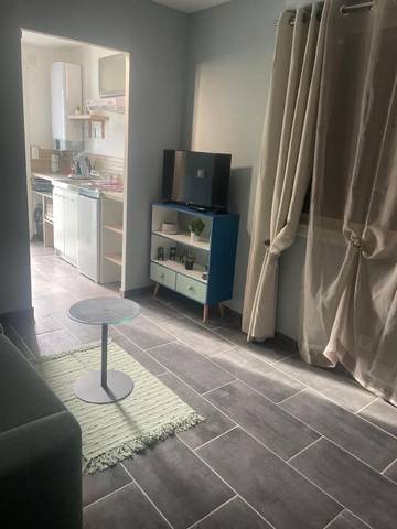 Gîte pour 2 personnes, avec piscine ainsi que jardin et jacuzzi à La Réole