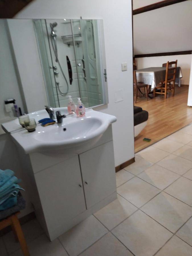 Gîte pour 4 personnes, avec Terrasse ainsi que Jardin et Vue à Cransac - 3