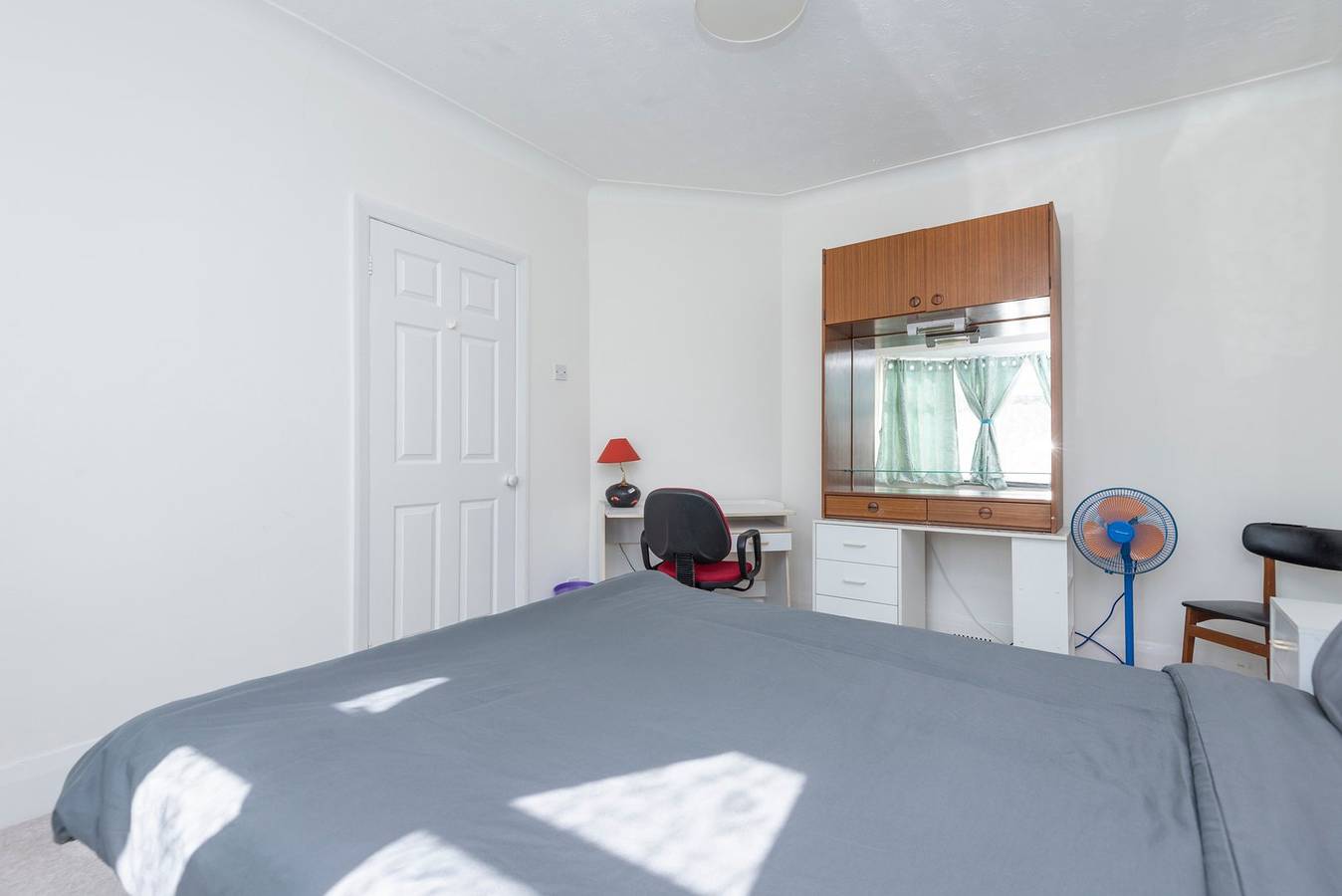 Lovely home in Ilford with parking in Redbridge, London