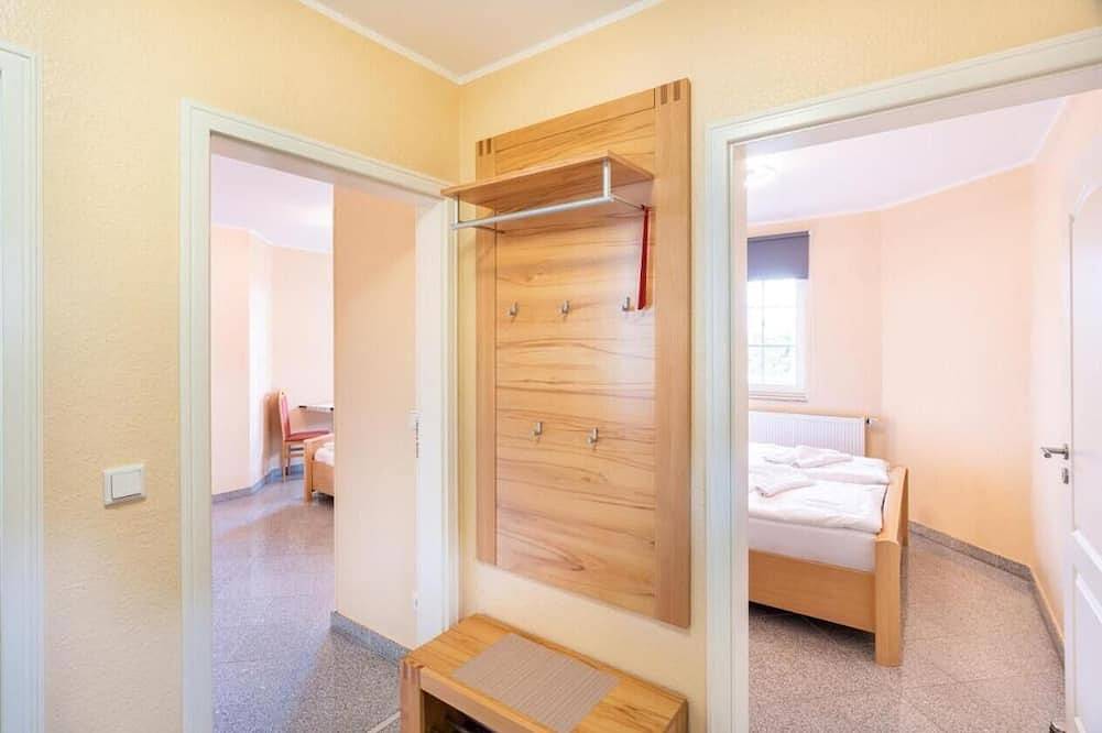 Ganze Wohnung, Ferienwhg.Niefünd (2-4 Pers) in Ahlbeck mit privater Terrasse - 400 m zum Strand in Drei Kaiserbäder, Heringsdorf