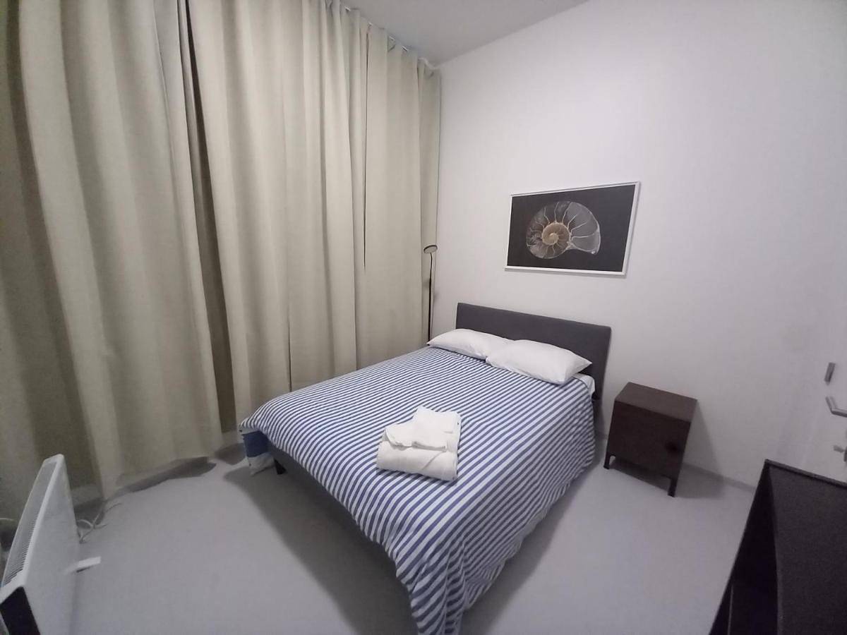 Chez Jean-Claude chambre pour seulement 2 personnes et un seul lit in Wavre, Province du Brabant wallon
