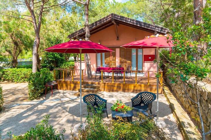 Chalet für 2 Personen, mit Whirlpool und Terrasse sowie Garten und Pool auf Elba