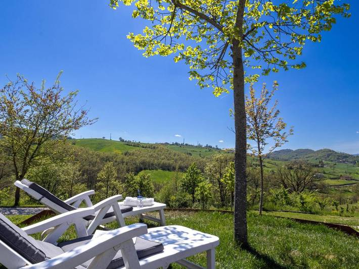 Appartamento per 4 persone, con panorama e giardino, con animali domestici in Pavullo nel Frignano