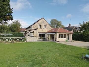 Chambre d’hôte pour 2 personnes, avec piscine et jardin ainsi que terrasse et vue, animaux acceptés en Indre-et-Loire