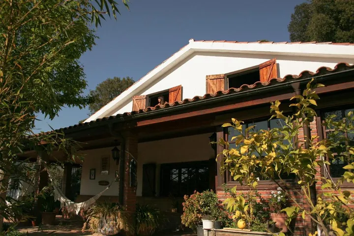 Casa rural para 9 personas, con vistas además de piscina y jardín - 1