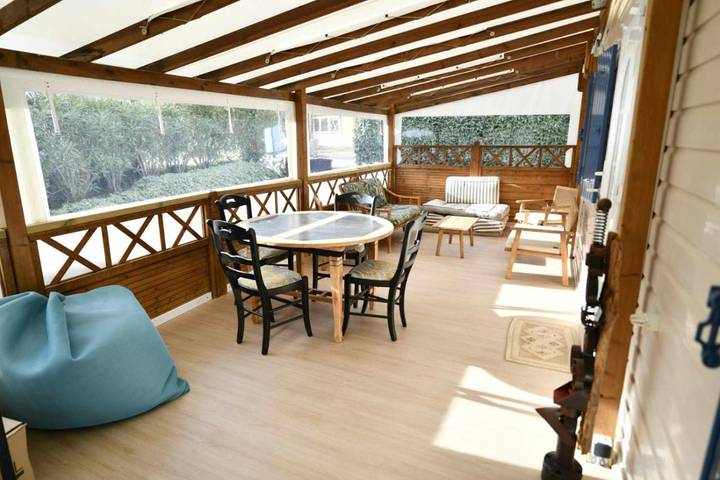 Parc de vacances pour 6 personnes, avec jardin et sauna ainsi que jacuzzi et piscine sur la Côte d'Azur