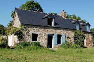 Cottage pour 7 personnes, avec jardin et terrasse, animaux acceptés à Baguer-Morvan