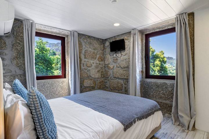 Room 'Room 12 - Quinta Do Avô' with Mountain View, Wi-Fi and Air Conditioning in Terras de Bouro, Braga District