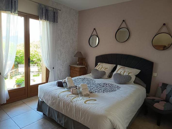 Chambre d’hôte pour 2 personnes, avec Balcon et Terrasse ainsi que Jardin et Vue à Vico - 3