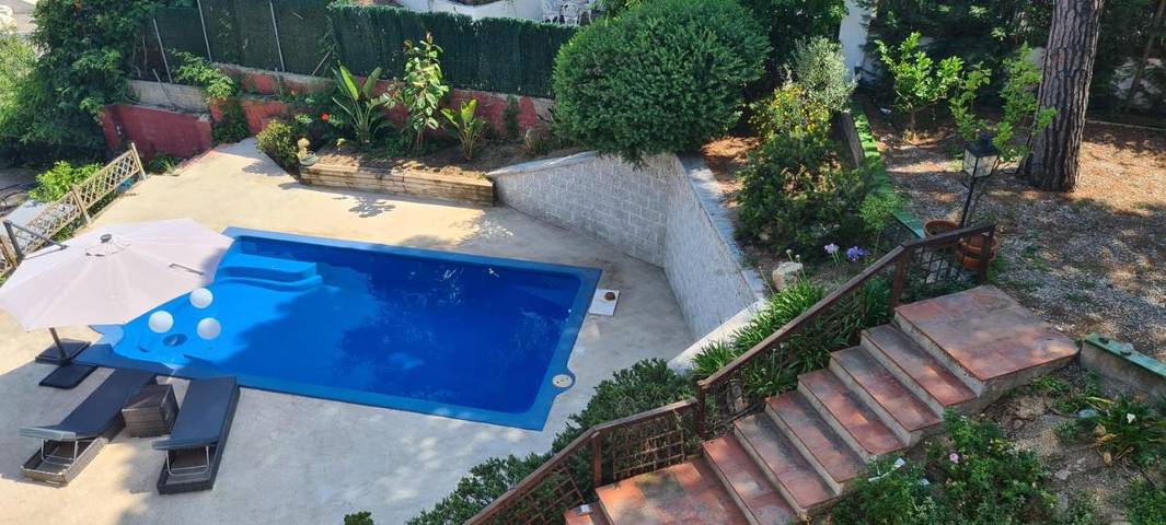Gîte pour 8 personnes, avec vue ainsi que piscine et jardin à Arenys de Mar - 2