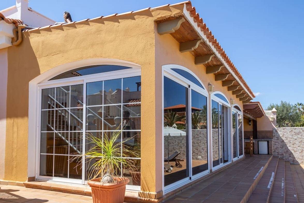 Villa Vergel with Large Private Pool, Jacuzzi, Bbq in frontline  Caleta de Fuste Golf in Antigua, Fuerteventura