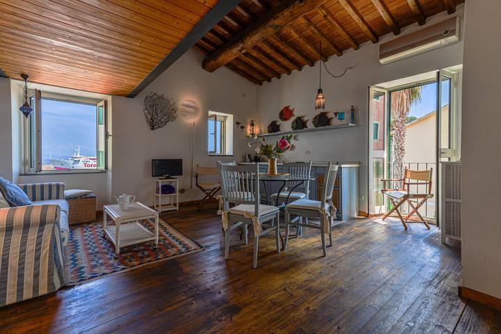 Appartement entier, Appartement 'Loft Il Mare Rio Marina Front Sea' avec Wi-Fi in Rio Marina, Rio