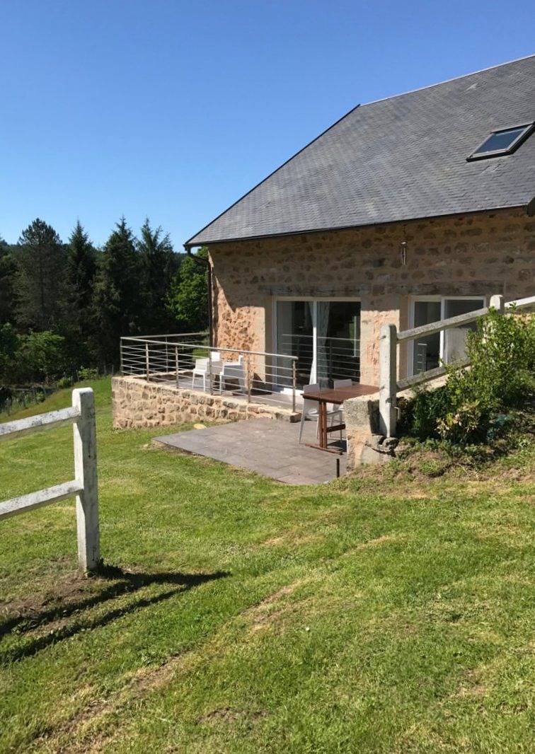 Gîte en Creuse avec piscine in Saint-Pardoux-Morterolles, Parc Naturel Régional de Millevaches en Limousin