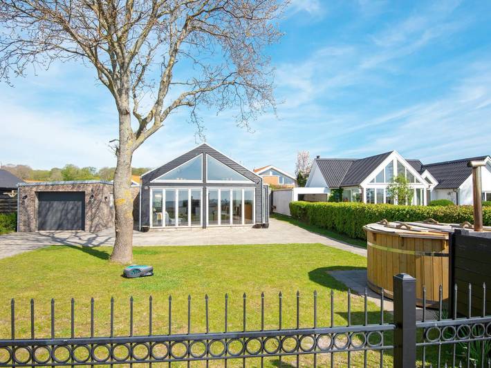 Ferienhaus für 8 Personen, mit Terrasse und Garten in Odder und Umgebung