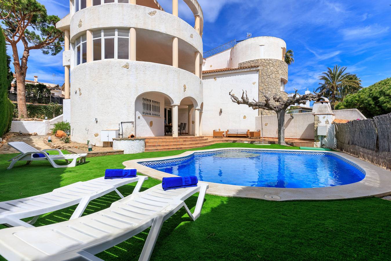 M308-086 Villa Pomer in Miami Playa, Costa Dorada