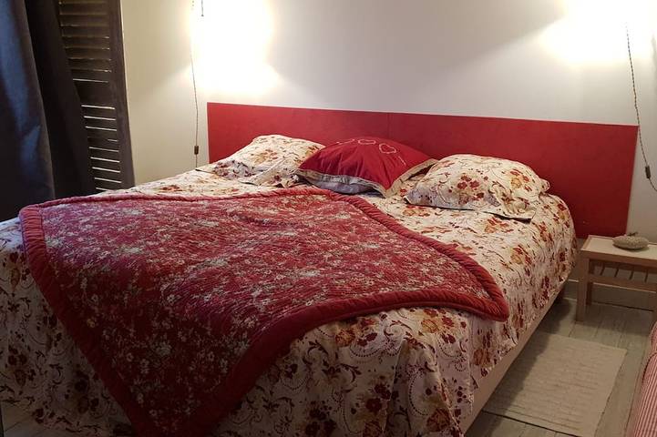 Hermosa casa Charentaise con jardín, de 12 a 18 personas, en el estuario del Giro in Mortagne-sur-Gironde, Saintes region