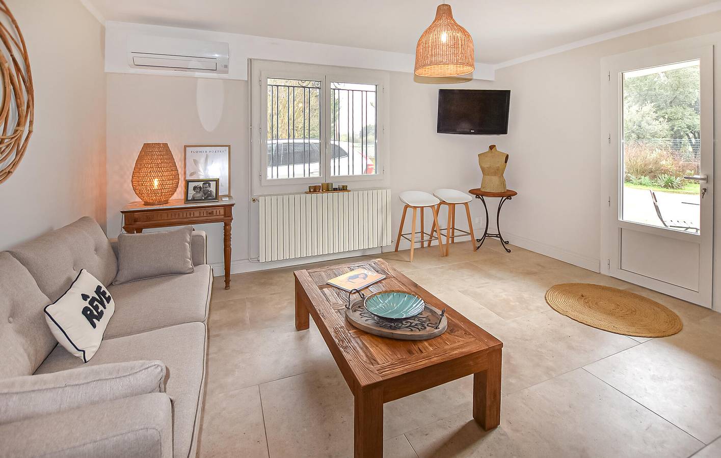 Appartement de vacances entier, Charmant appartement de 90 m² avec jardin, Wi-Fi et parking près de la rivière La Meyne in Orange, Vaucluse
