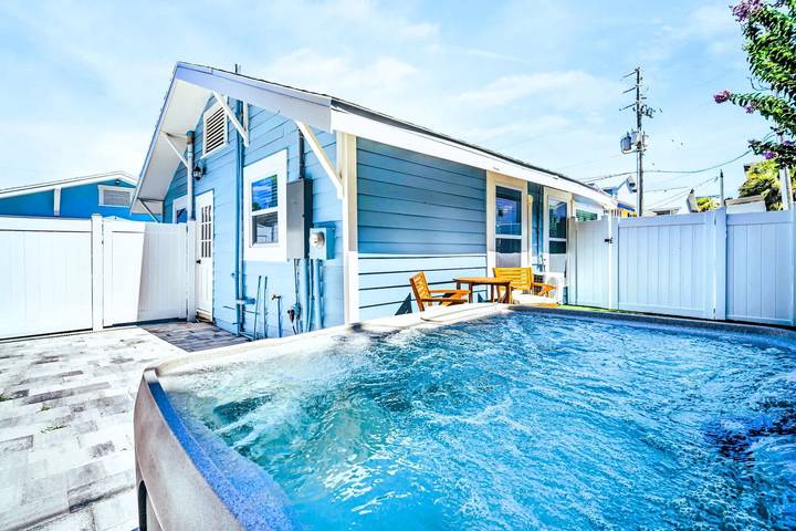 Vacation rental for 4 people, with yard and terrace, with pets in Indian Rocks Beach