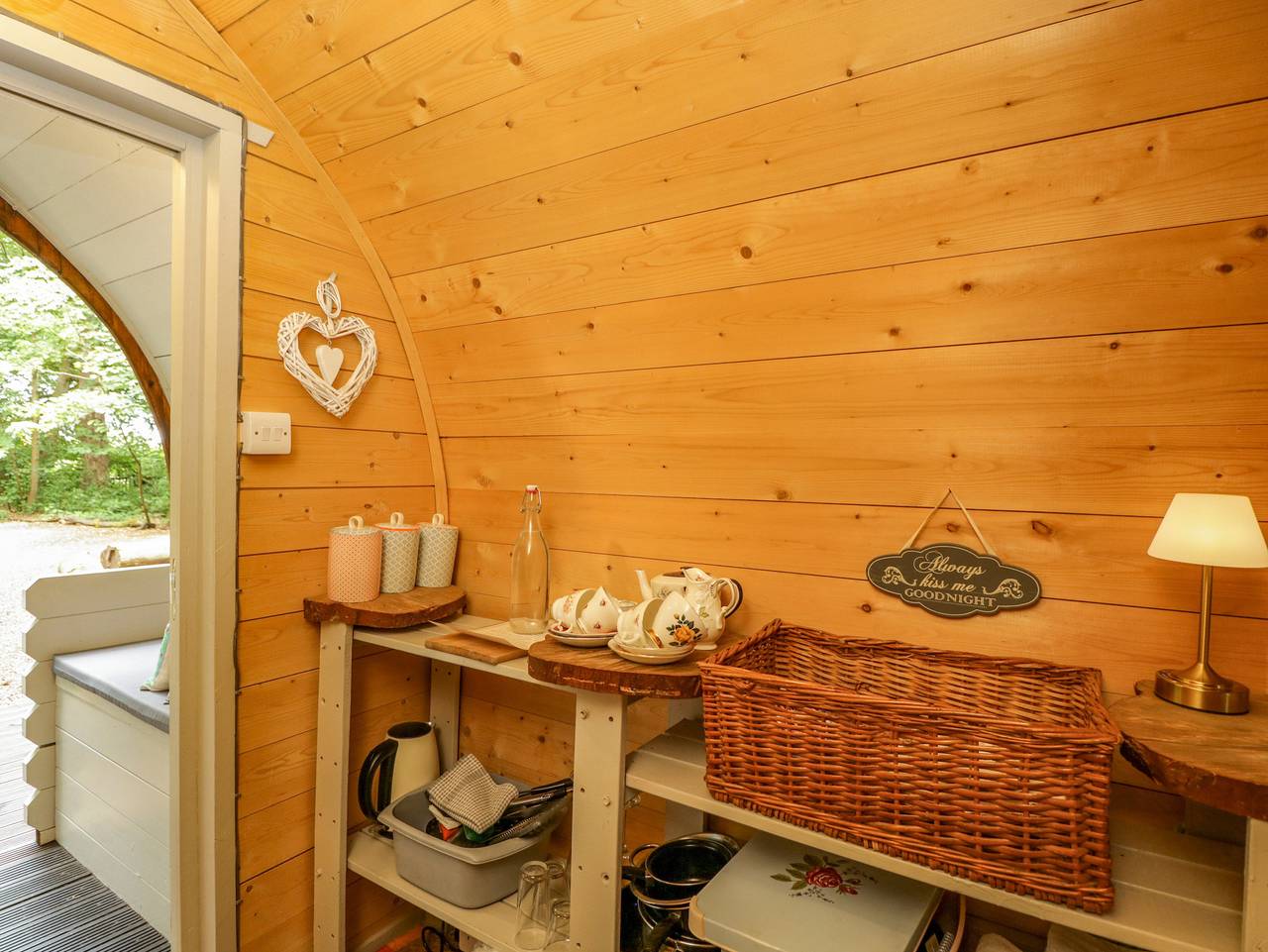 Daisy Glamping Pod in Hampshire