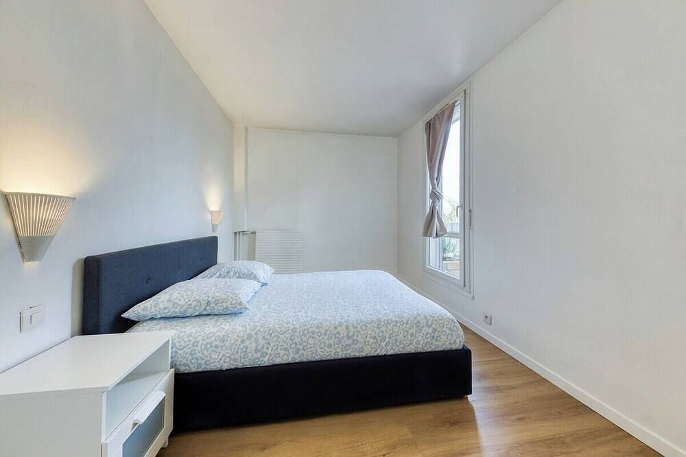 Entire apartment, Cosy accommodation 2 minutes from Evry station in Évry-Courcouronnes, Essonne