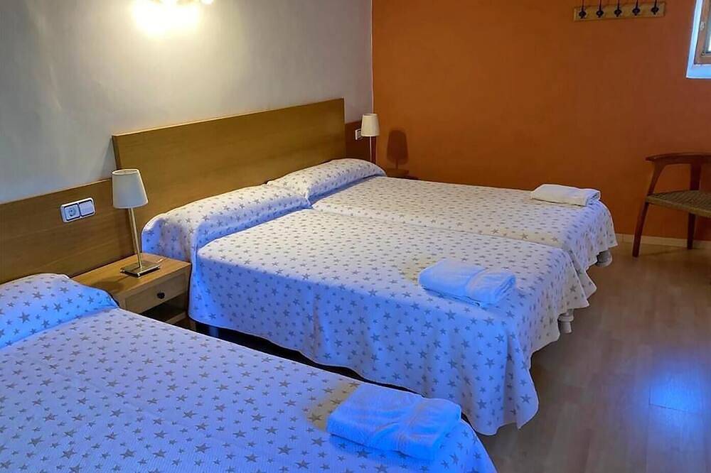 Nice and quiet house near Barcelona, pool and private barbecue. in Avinyó, Pla de Bages DO