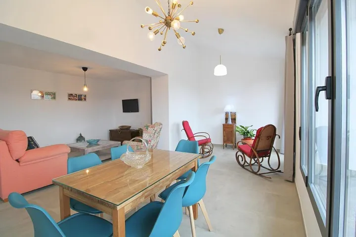 Apartamento de vacaciones para 4 personas, con terraza además de jardín y piscina - 1