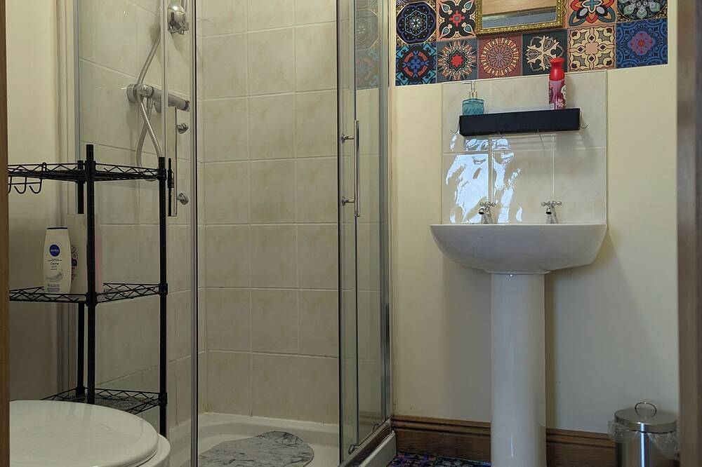 Cozy and Social Getaway for Couples, Solo Travelers, and Remote Workers in Inishowen, County Donegal